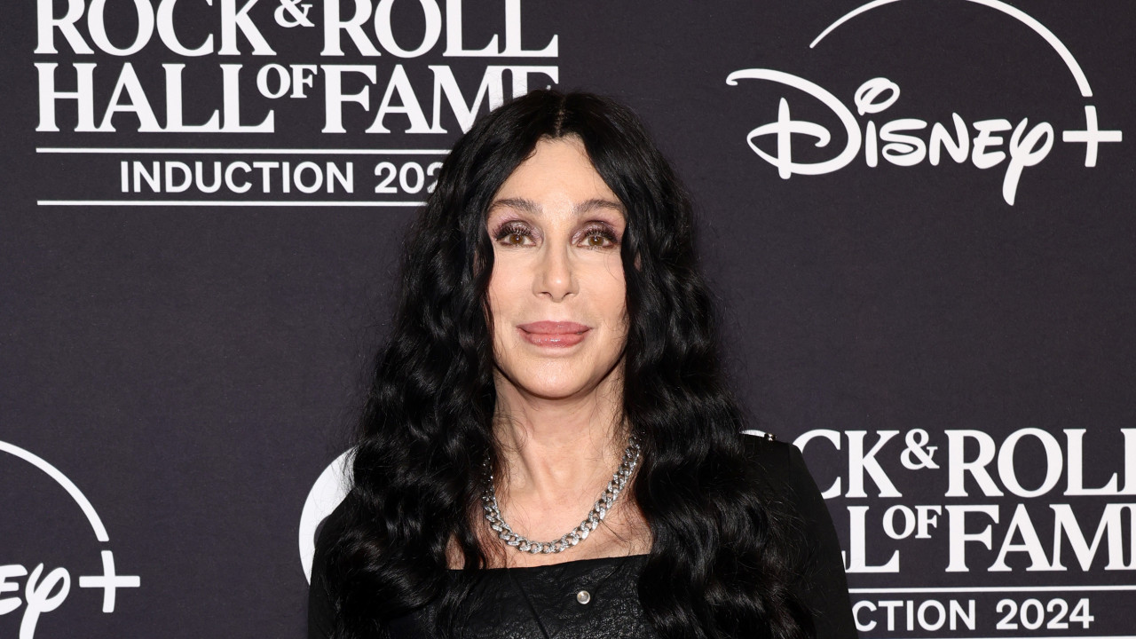 Cher revela que ponderou se suicidar durante um de seus casamentos