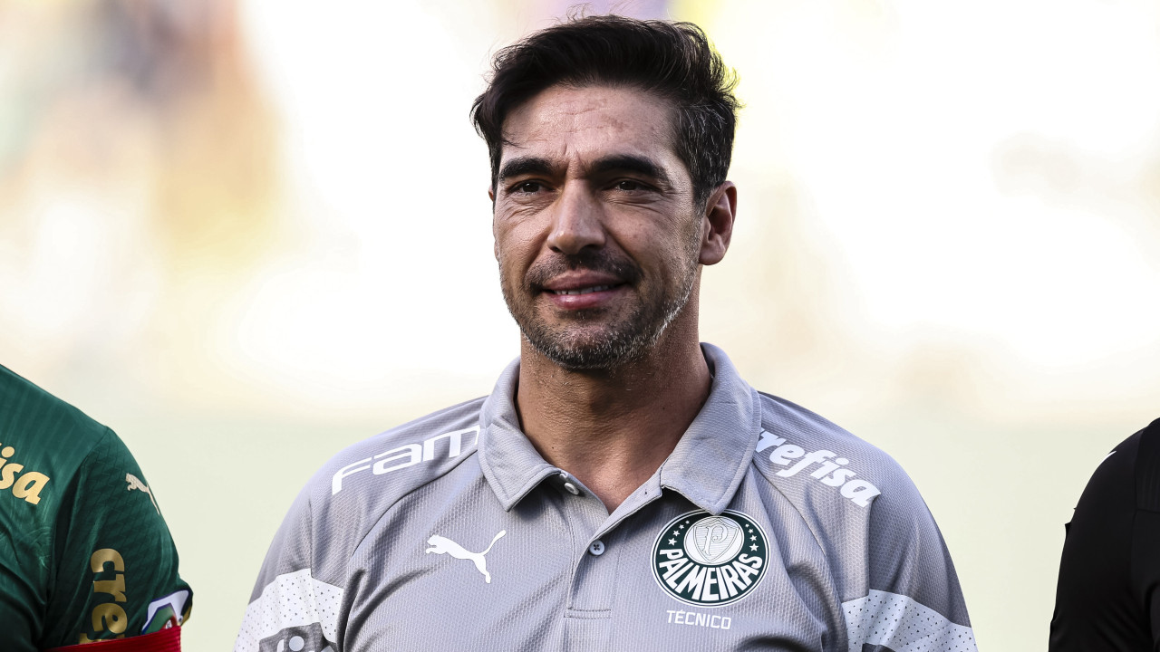 Abel celebra virada do Palmeiras sobre o Bahia: 'Vitória do suor, do espírito e da atitude'