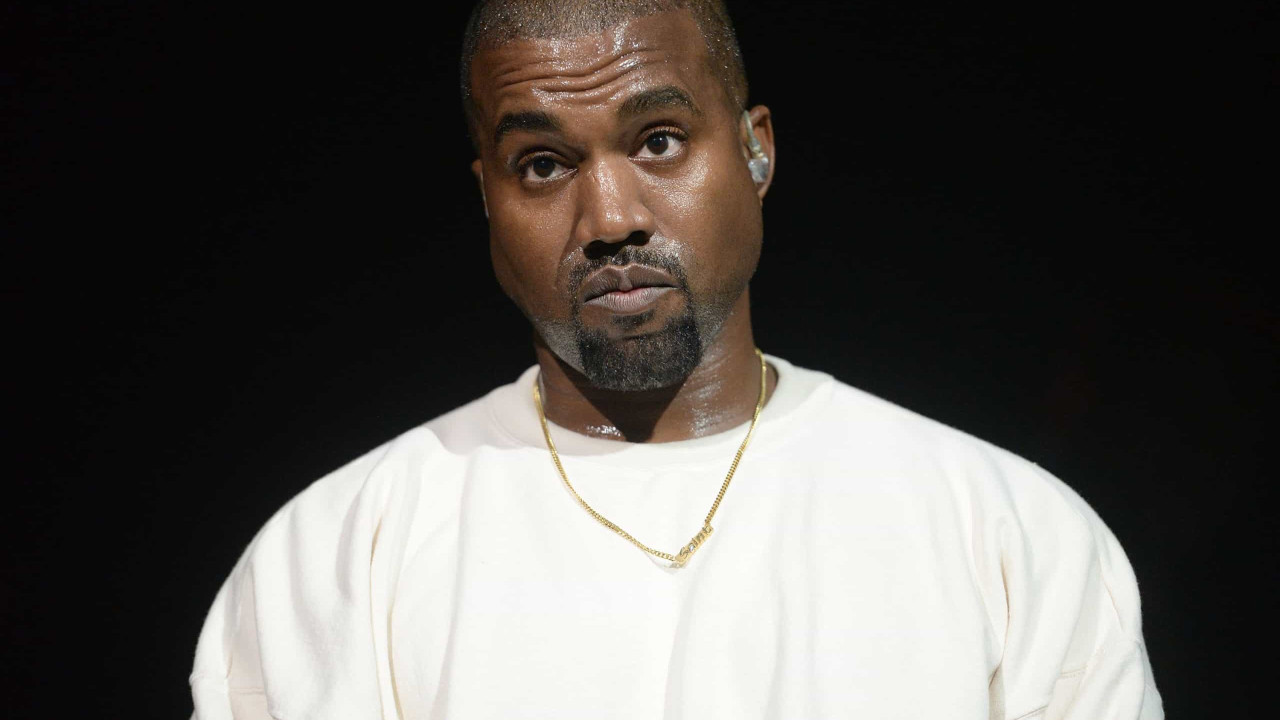 Modelo processa Kanye West por alegada agressão em videoclipe