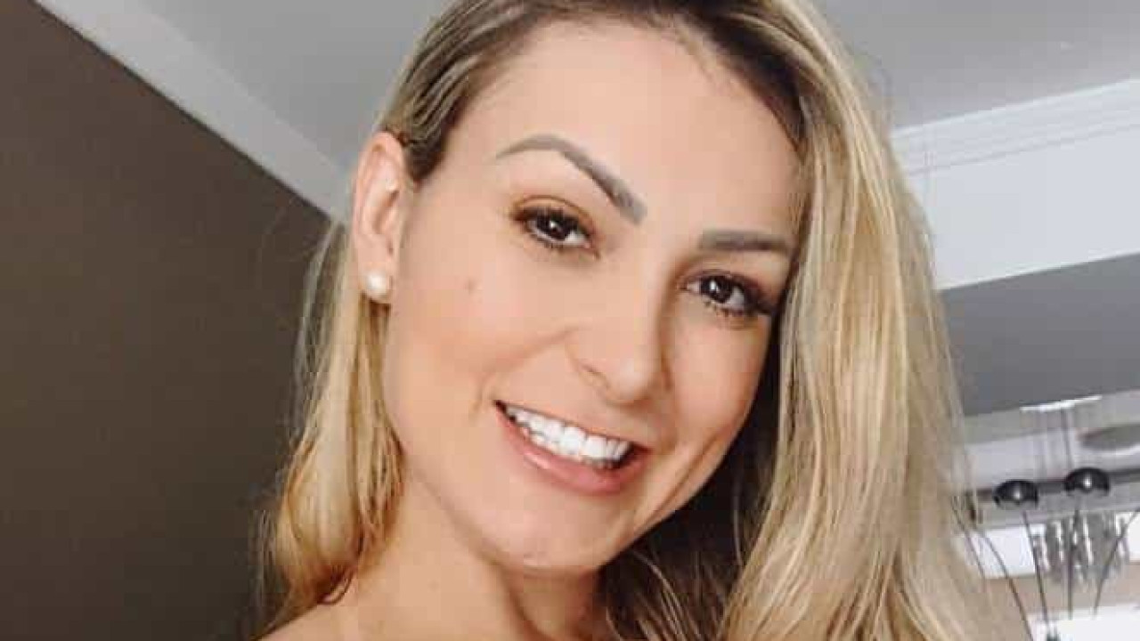 Urach se manifesta ao ser investigada por apologia à zoofilia