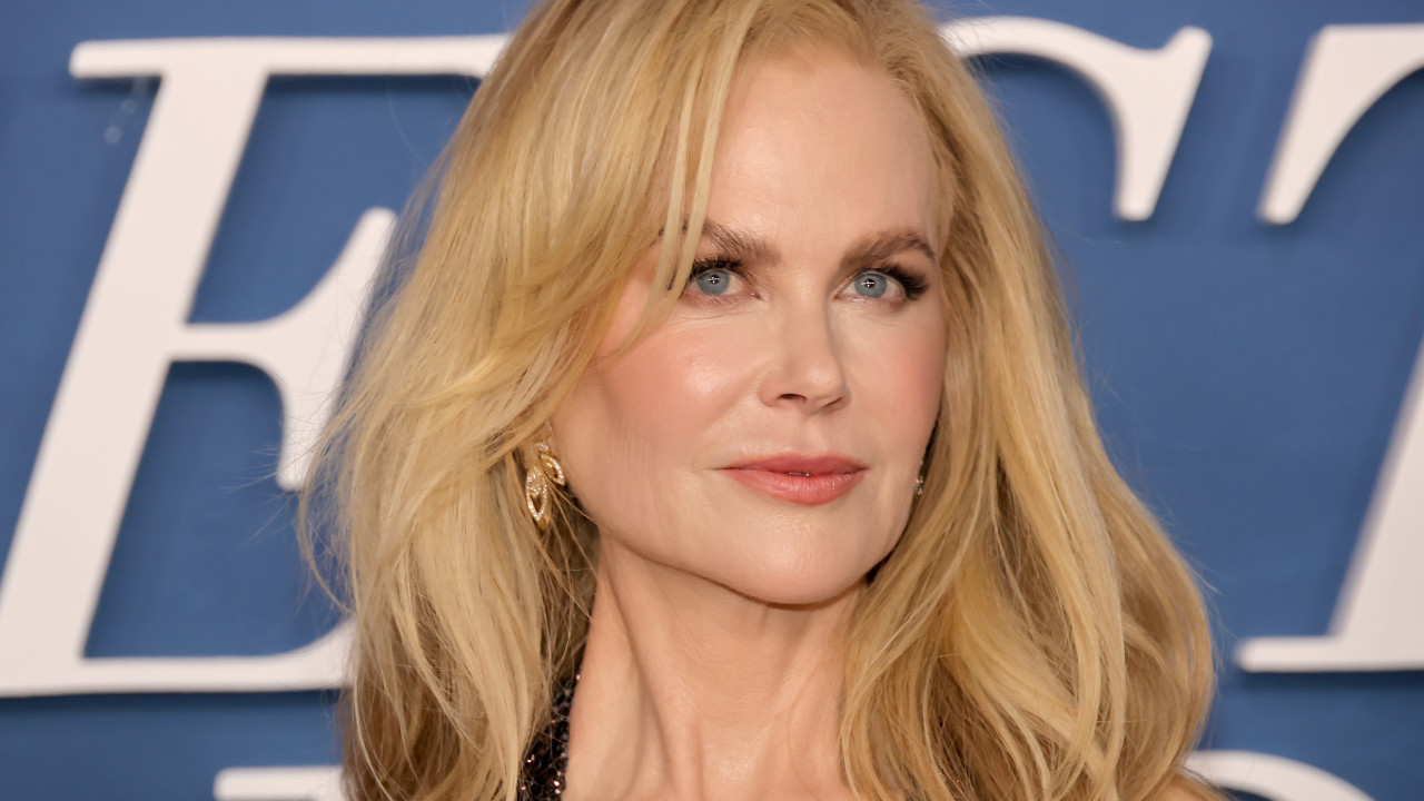 Nicole Kidman chora morte da mãe ao receber prêmio