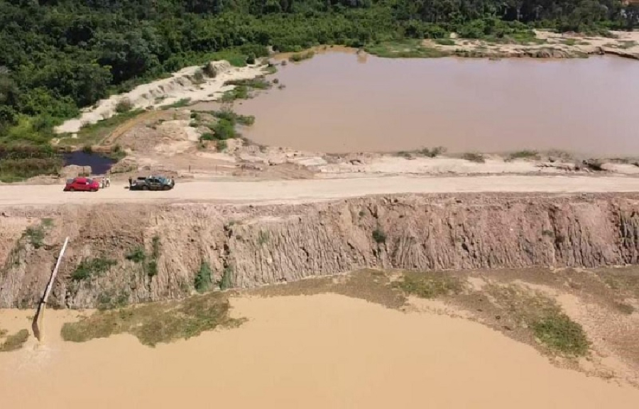 Mineradora é autuada em R$ 188 mil por desviar curso de córrego e alagar propriedades