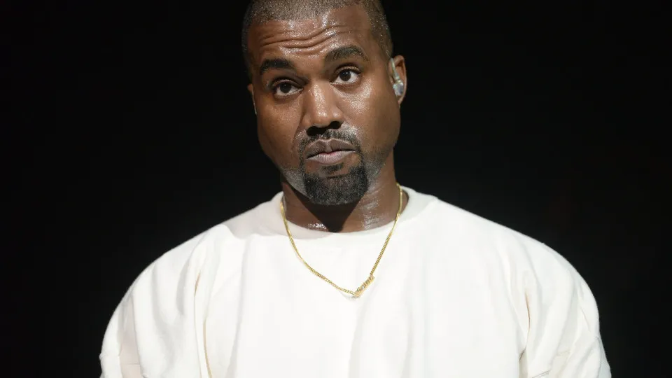 Kanye West diz não ser mais nazista após reflexão