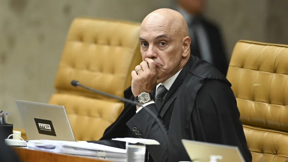 Bolsonaro sugere IA contra Moraes, mas pode ser prejudicado com resposta